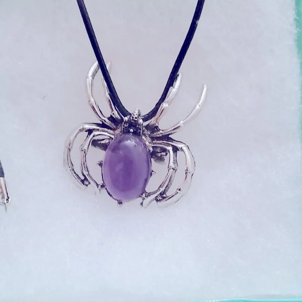 Gothic Amethyst Spider 18-20